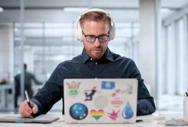 create logos and enhance your brand