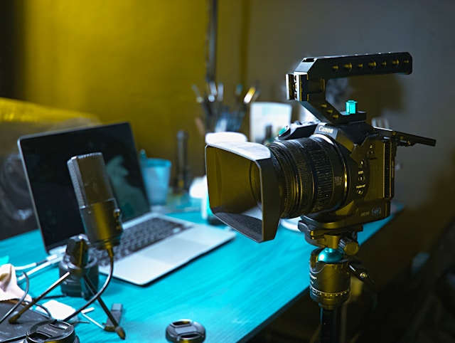 6 AI Dubbing Tools That Make Global Video Distribution Easy
